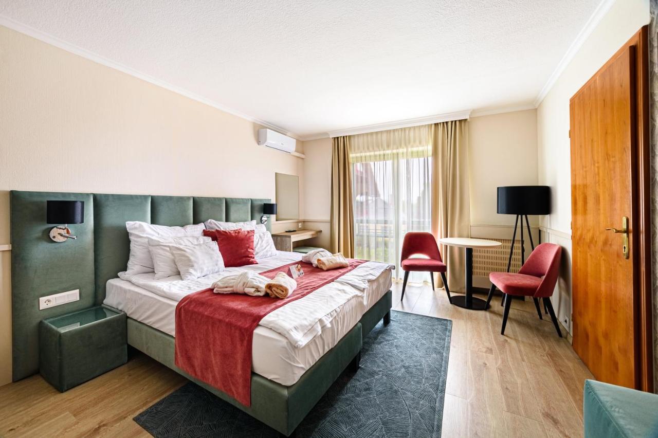 Holiday Club Apartman Hotel Хевіз Екстер'єр фото