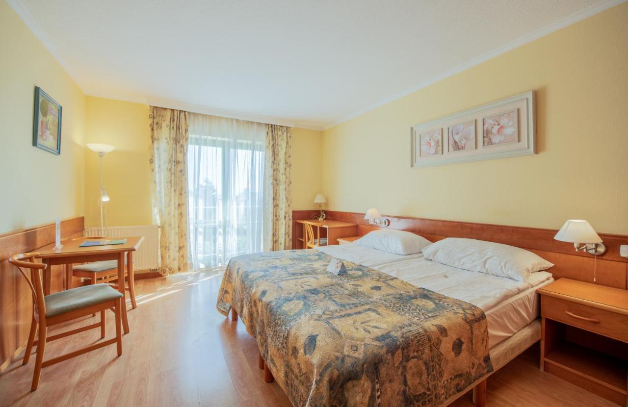 Holiday Club Apartman Hotel Хевіз Екстер'єр фото